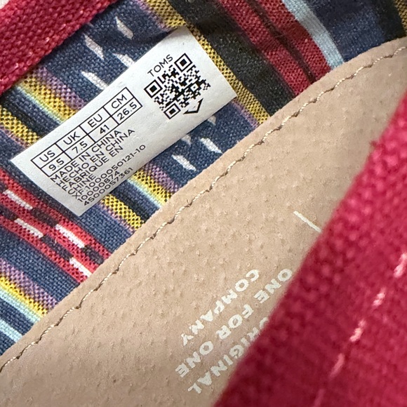 TOMS Women's Classic Red Canvas Flats - Picture 3 of 6